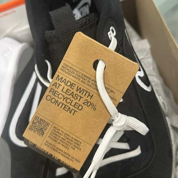 Nike. Air Diamond Varsity Turf Sneakers New never worn - Picture 6 of 7